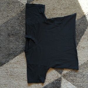 John Galt Brandy Melville Gray / Black crop top V-Neck